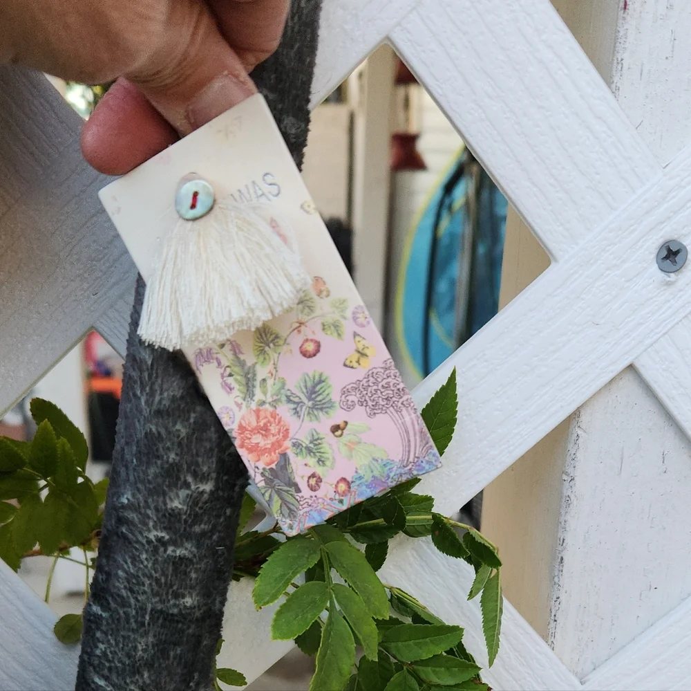 Floral Drawstring Shoulder Bag in Gray with Multicolor Blooms - Picture 3 of 6